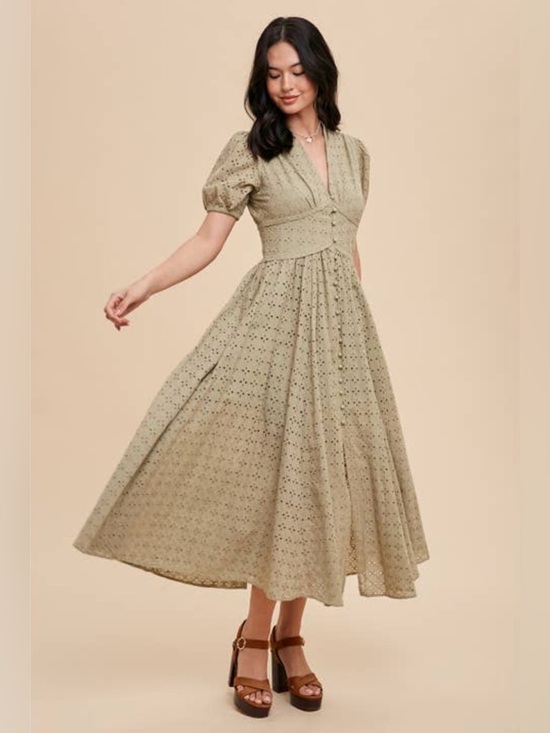 in loom Dresses & Skirts - New with tags In Loom Cotton Eyelet Button Down Dress